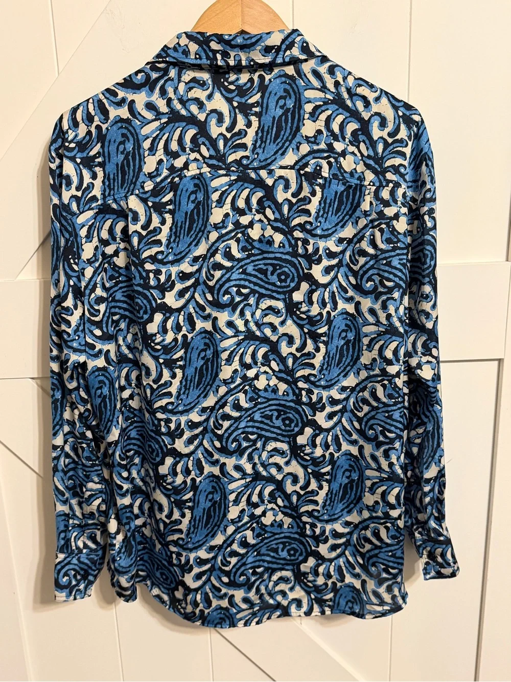 Michael Kors Women’s XL Blue, Black and White Paisley-Print Button-Up Blouse